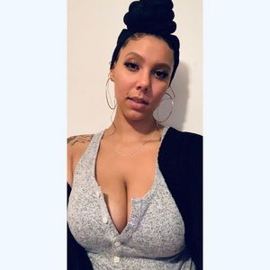 Meet your Posher, Leticia